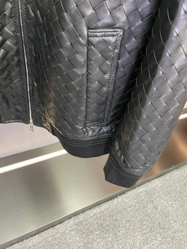 Шкіряна чоловіча куртка фото 9