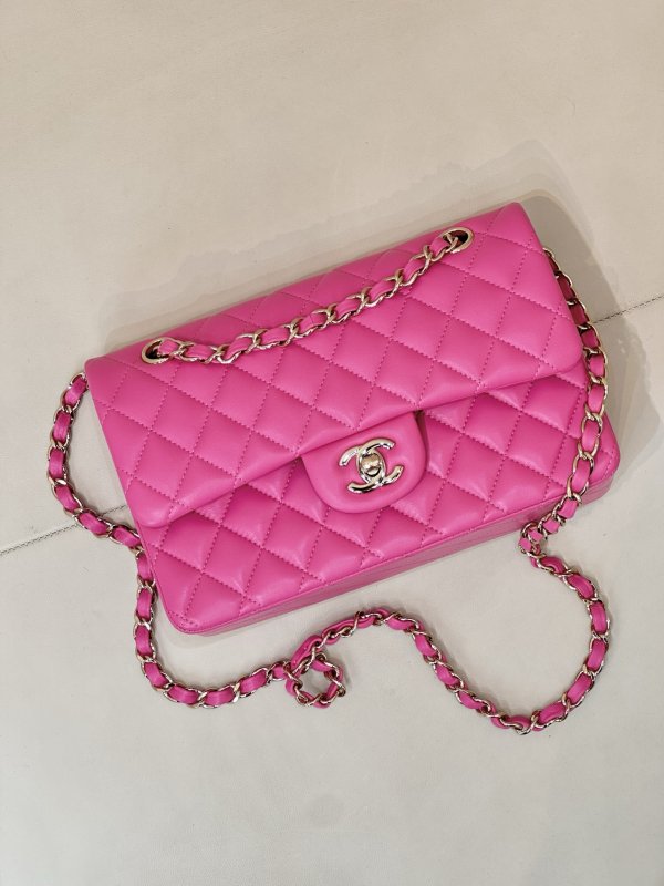 Кожаная розовая сумочка Chanel CF 23 см фото 3