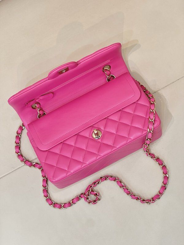 Кожаная розовая сумочка Chanel CF 23 см фото 5