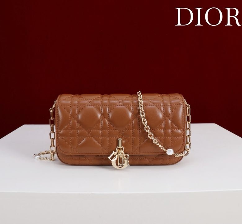 Leather a bag across shoulder 18 cm