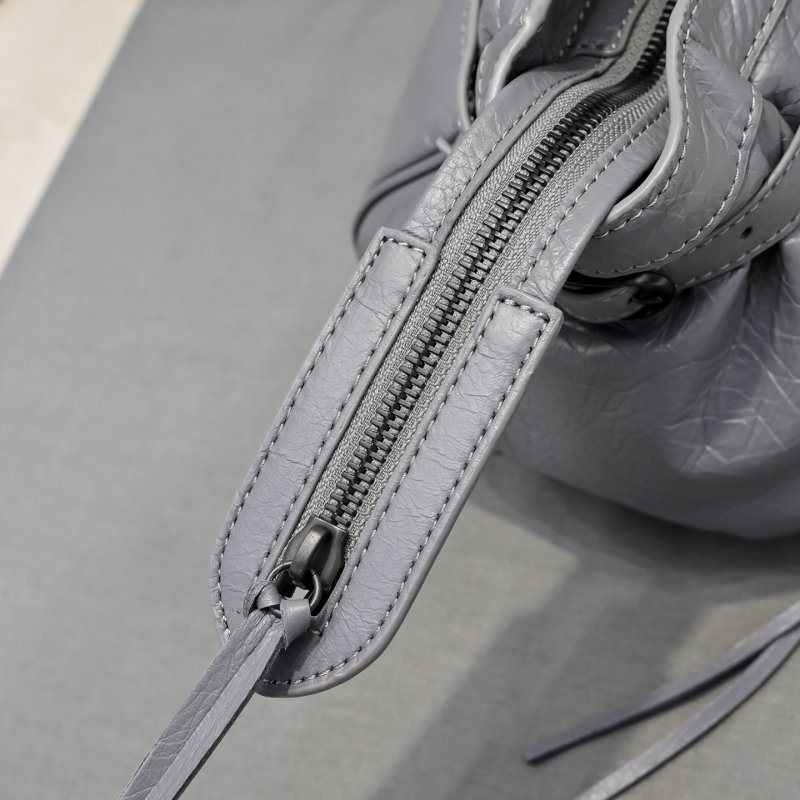 Кожаная сумка через плечо Le City 40 см фото 4