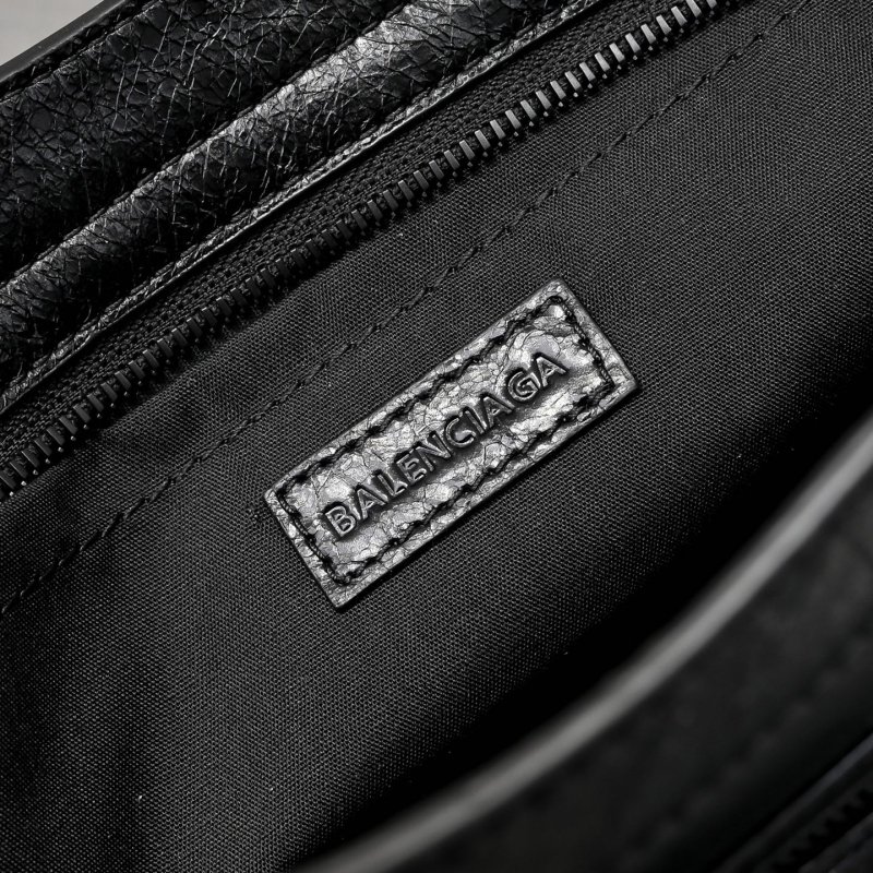 Кожаная сумка через плечо Le City 40 см фото 5