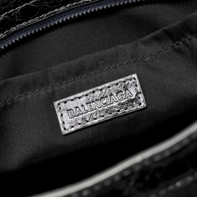 Кожаная сумка через плечо Le City 40 см фото 5