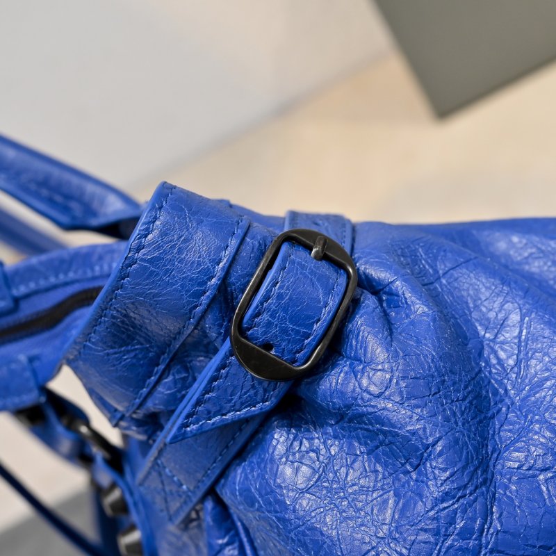 Кожаная сумка через плечо Le City 40 см фото 6