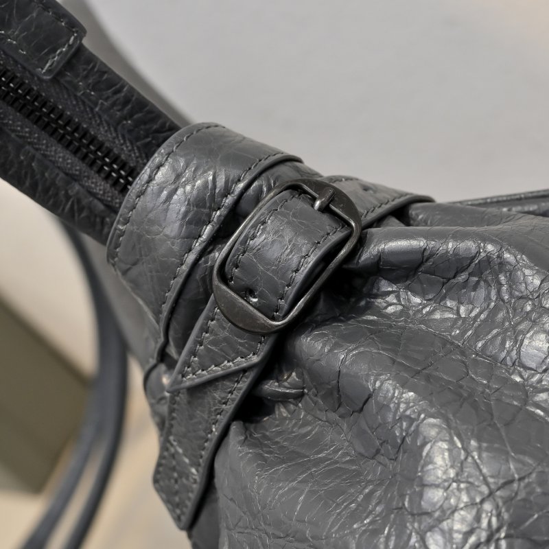 Кожаная сумка через плечо Le City 40 см фото 6