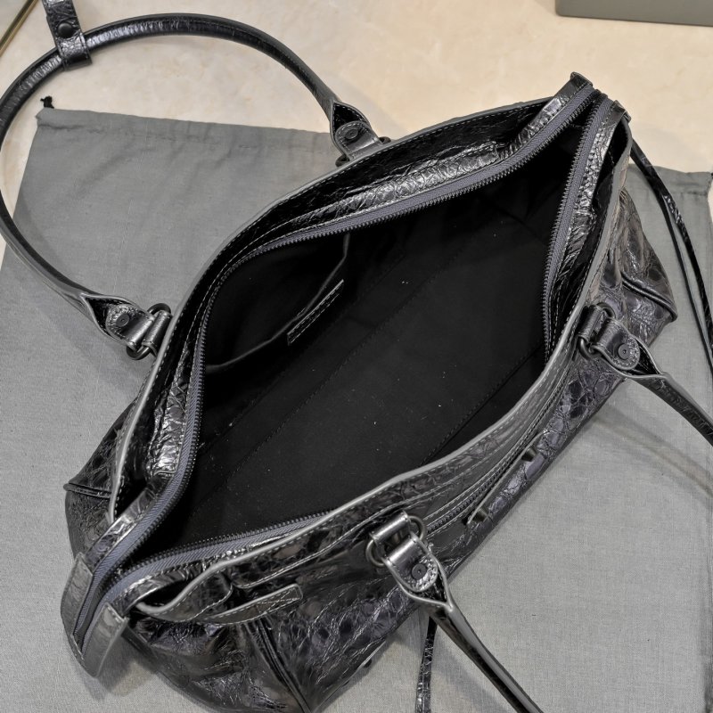 Кожаная сумка через плечо Le City 40 см фото 6