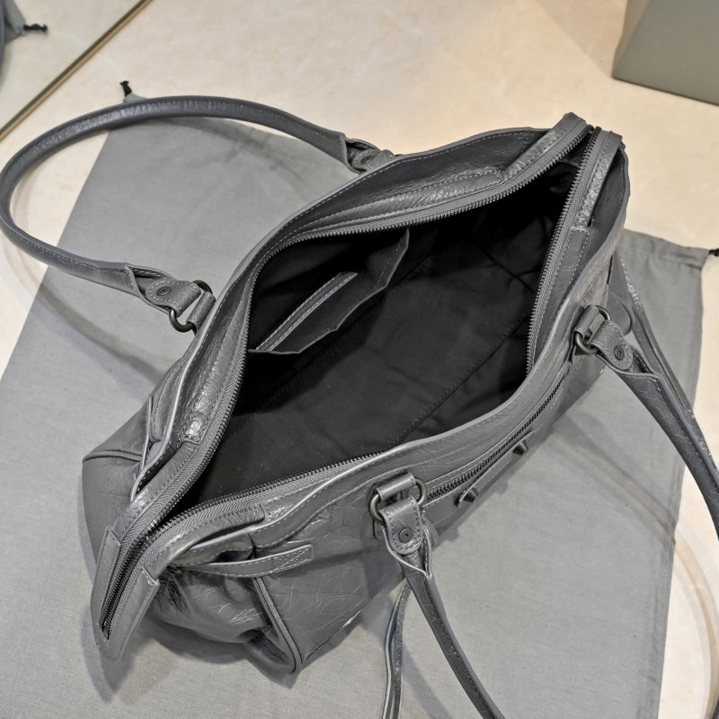 Кожаная сумка через плечо Le City 40 см фото 7