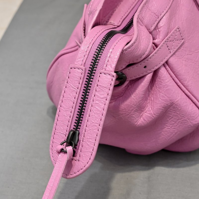 Кожаная сумка через плечо Le City 40 см фото 7