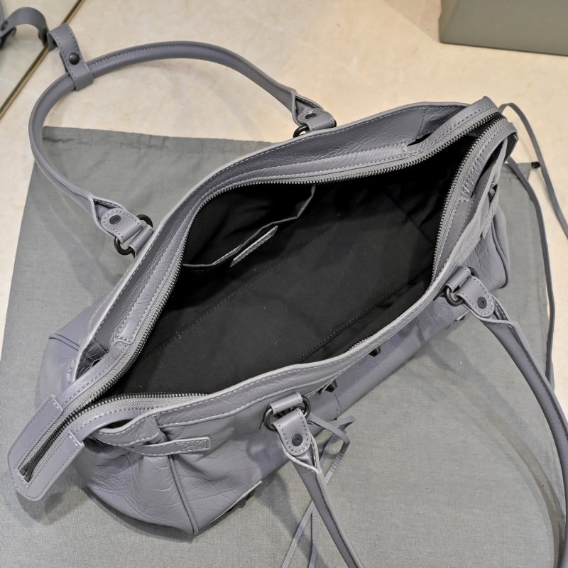 Кожаная сумка через плечо Le City 40 см фото 8