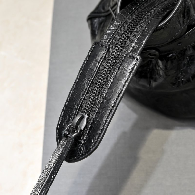 Кожаная сумка через плечо Le City 40 см фото 8