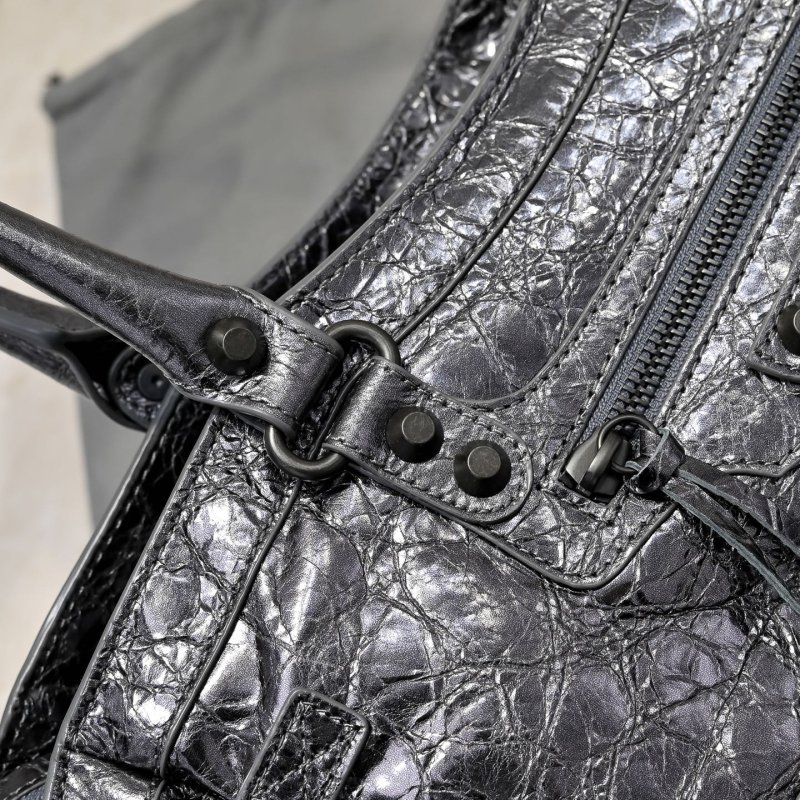 Кожаная сумка через плечо Le City 40 см фото 8