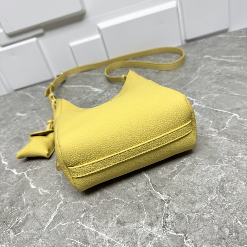 Leather a bag-hobo 18 cm from gold logo and Locked фото 6