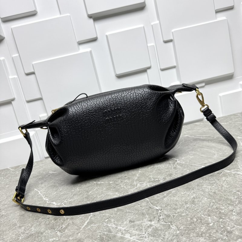 Leather a bag cross bodysuit 30 cm round shape from тиснёным logo