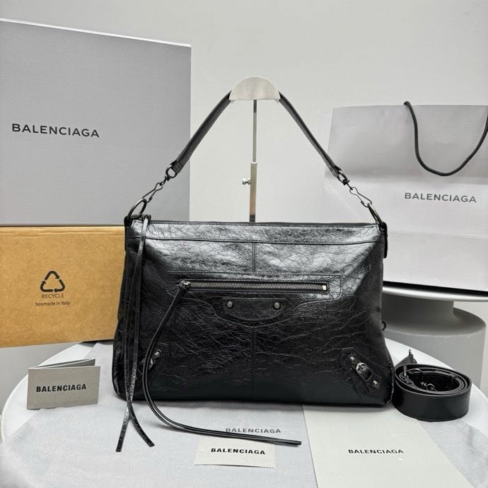 Кожаная сумка Le City Moto 39 см