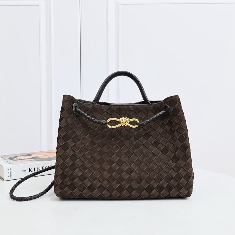 Leather a bag Medium Andiamo 32 cm