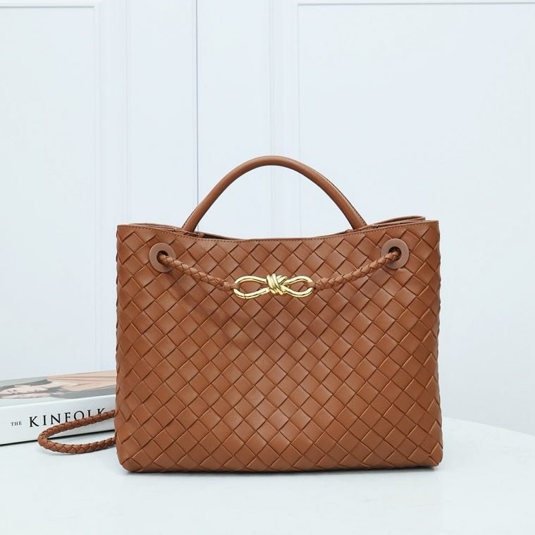 Шкіряна сумка Medium Andiamo 32 см