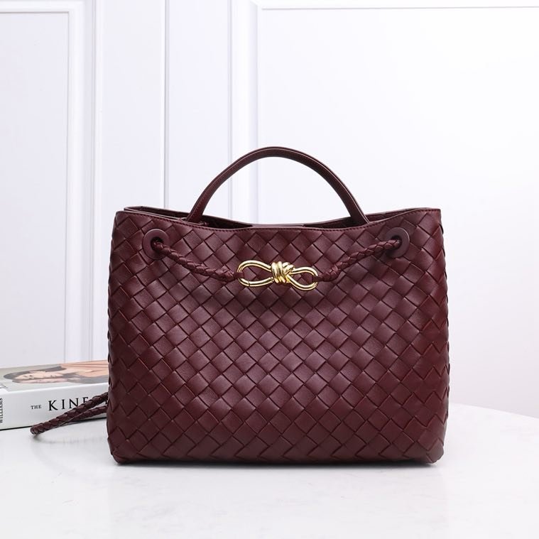 Leather a bag Medium Andiamo 32 cm