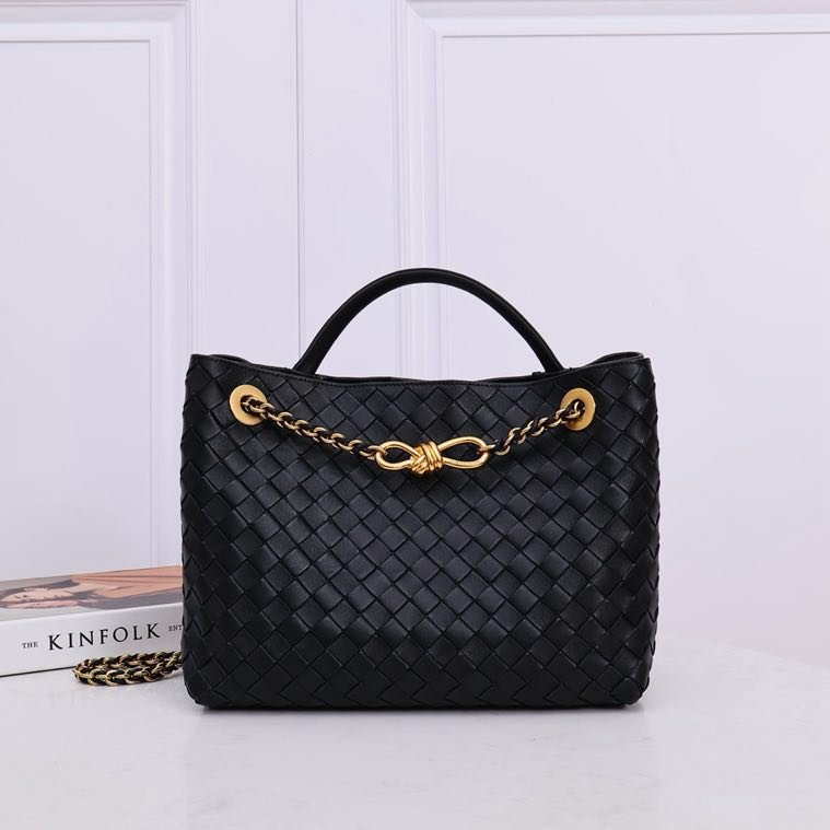 Leather a bag Medium Andiamo 32 cm