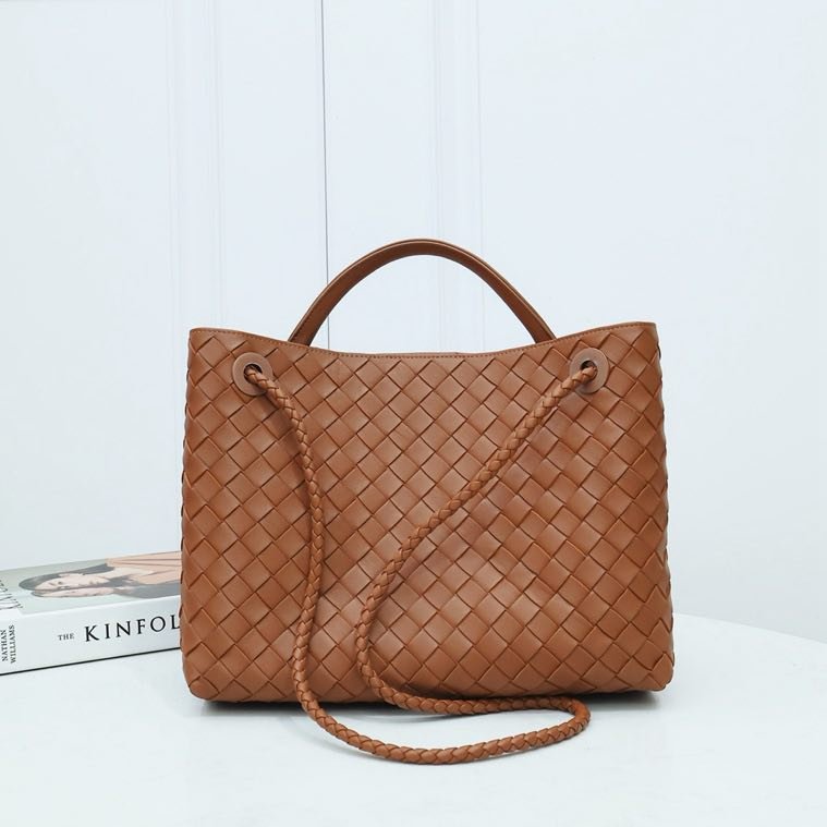 Шкіряна сумка Medium Andiamo 32 см фото 2