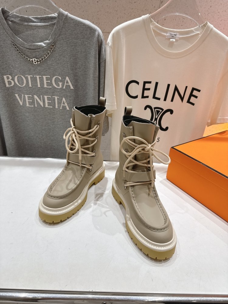 Leather boots Martin on lace фото 3