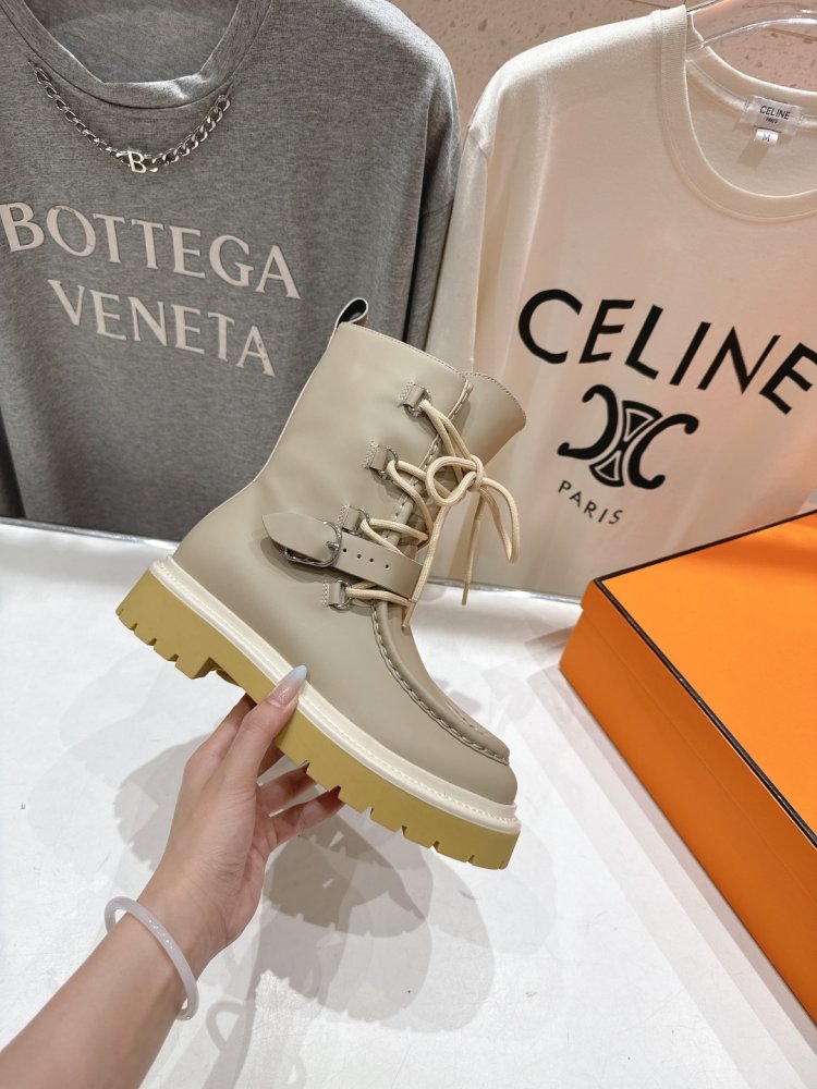 Leather boots Martin on lace фото 5