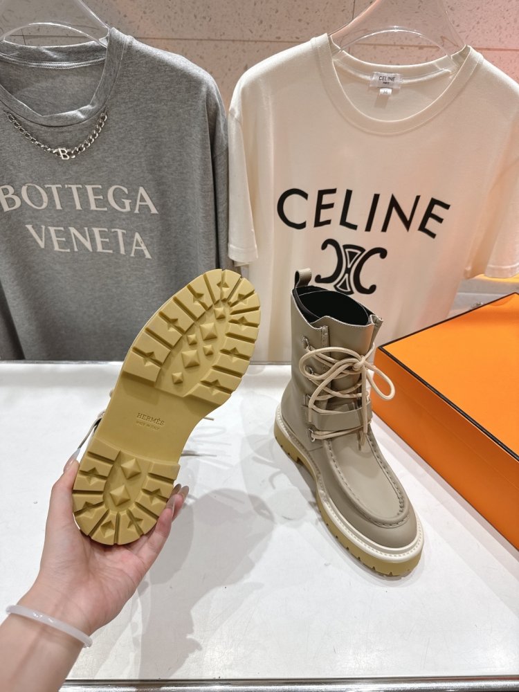 Leather boots Martin on lace фото 9