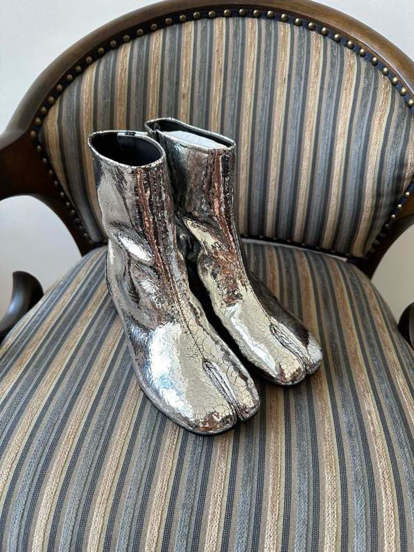 Шкіряні черевики Tabi з роздвоєним носком