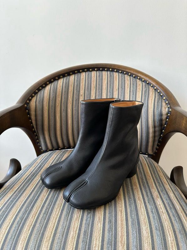 Шкіряні черевики Tabi з роздвоєним носком фото 9