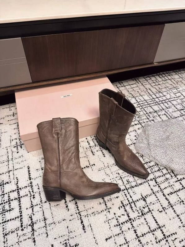 Кожаные ботинки женские