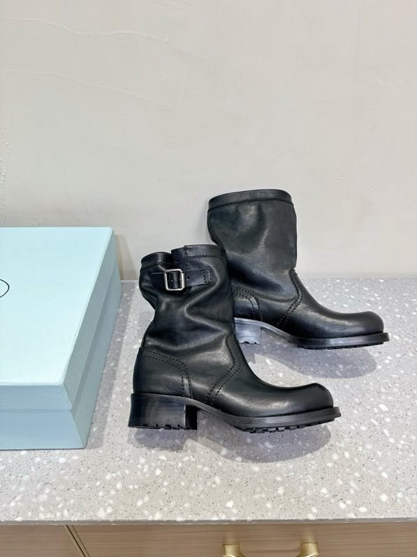 Шкіряні черевики жіночі