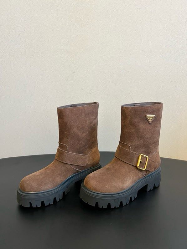 Кожаные ботинки женские