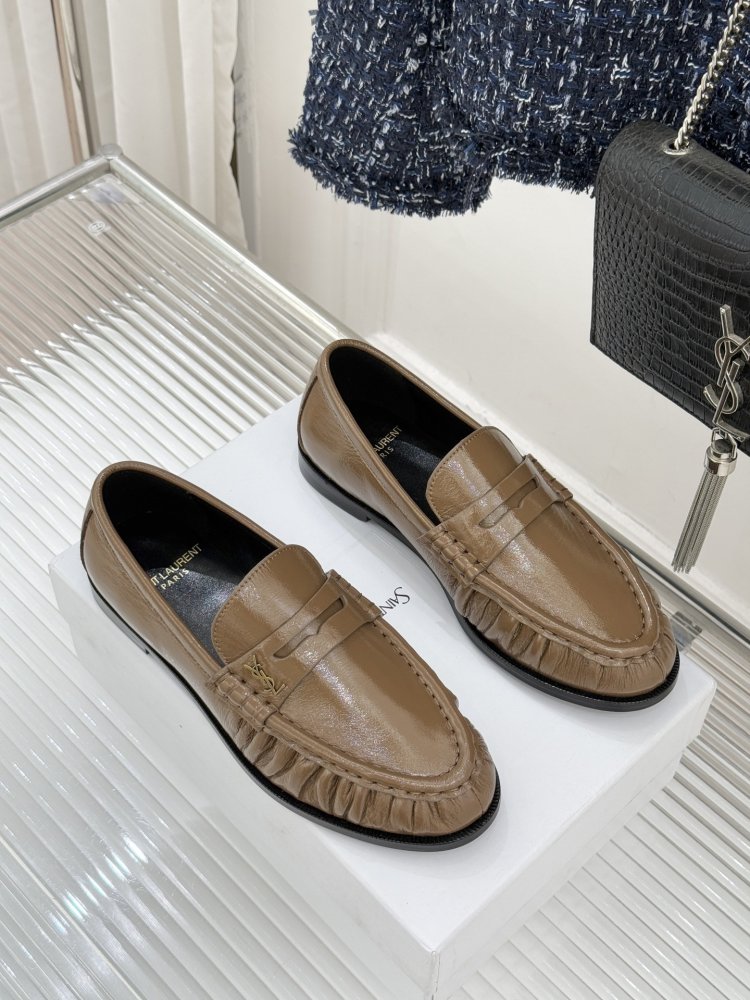Leather лоферы from gold logo on flat soled фото 3