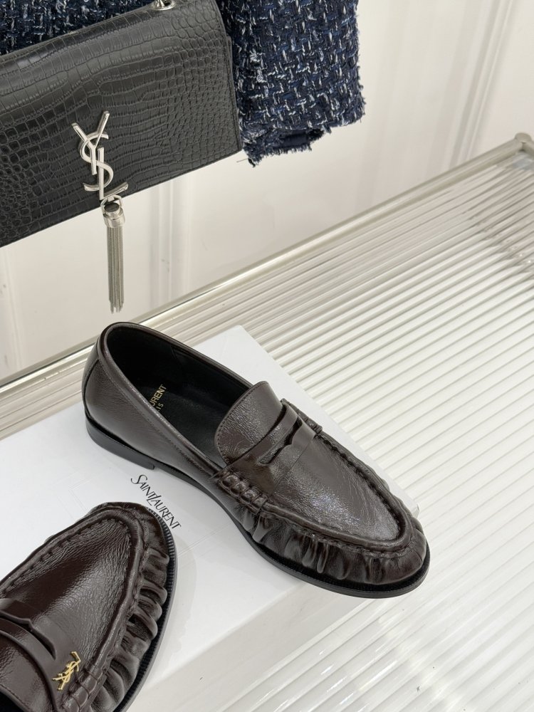 Leather лоферы from gold logo on flat soled фото 5