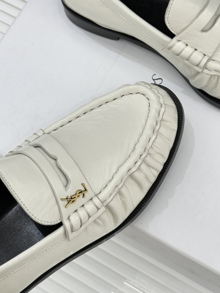 Leather лоферы from gold logo on flat soled фото 7