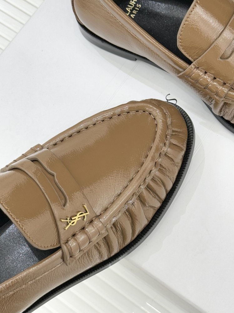Leather лоферы from gold logo on flat soled фото 7