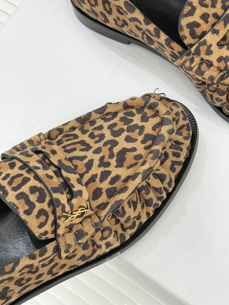 Leather лоферы from gold logo on flat soled фото 7