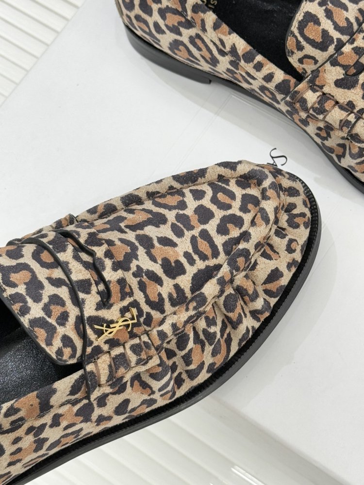 Leather лоферы from gold logo on flat soled фото 7