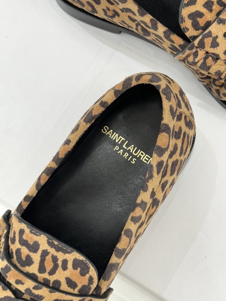Leather лоферы from gold logo on flat soled фото 8