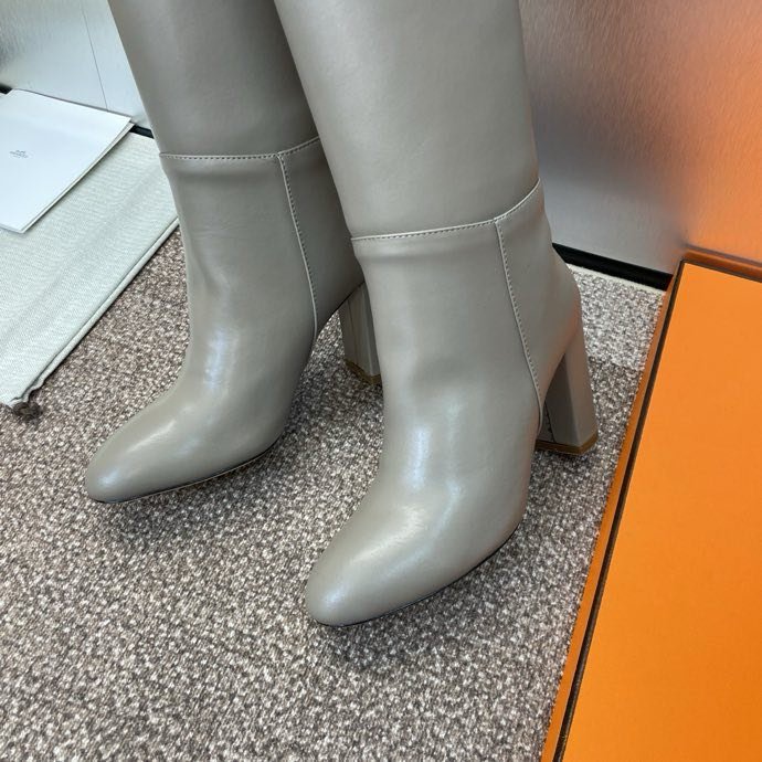 Кожаные сапоги Jumpling с пряжкой Kelly на высоком каблуке фото 4