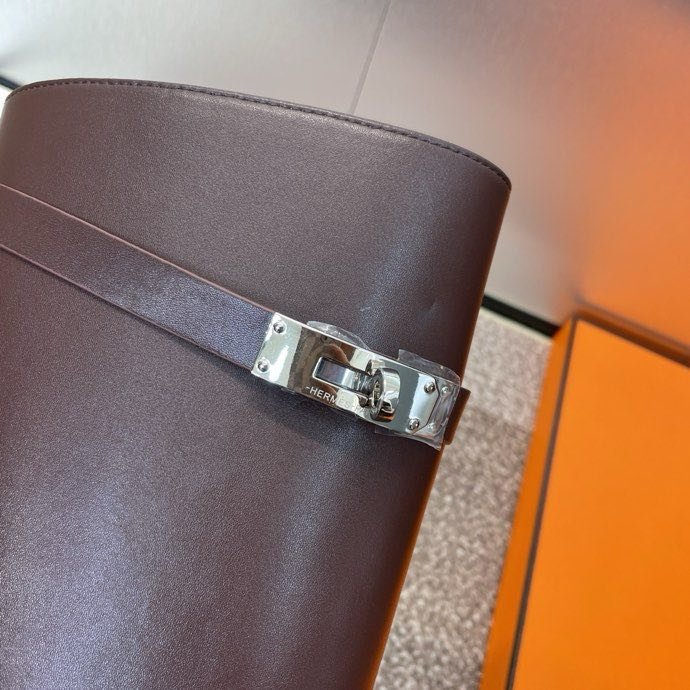 Кожаные сапоги Jumpling с пряжкой Kelly на высоком каблуке фото 6