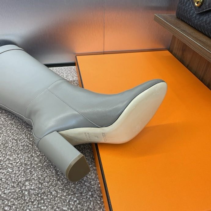 Кожаные сапоги Jumpling с пряжкой Kelly на высоком каблуке фото 8