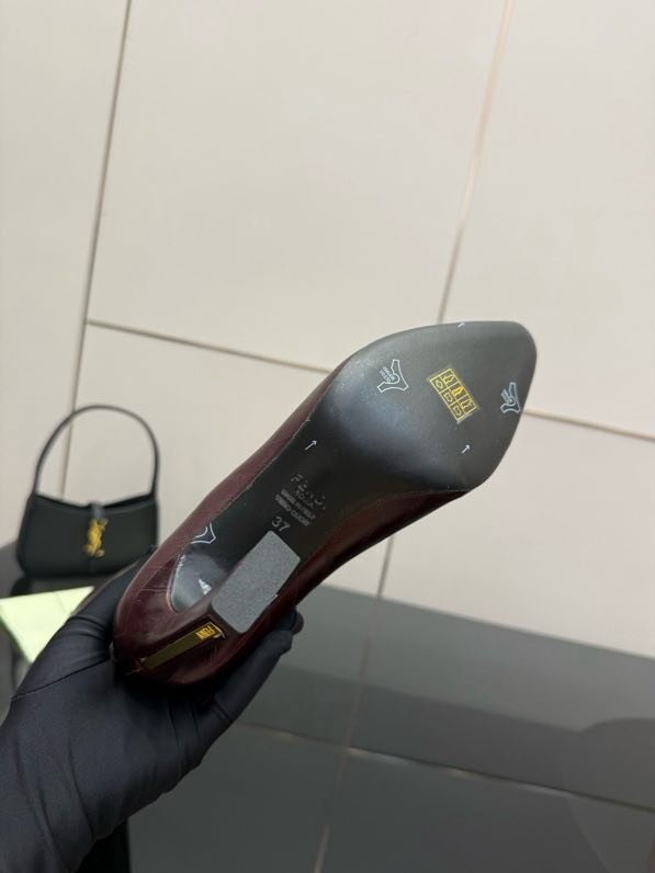 Кожаные сапоги женские FENDI Arco фото 7