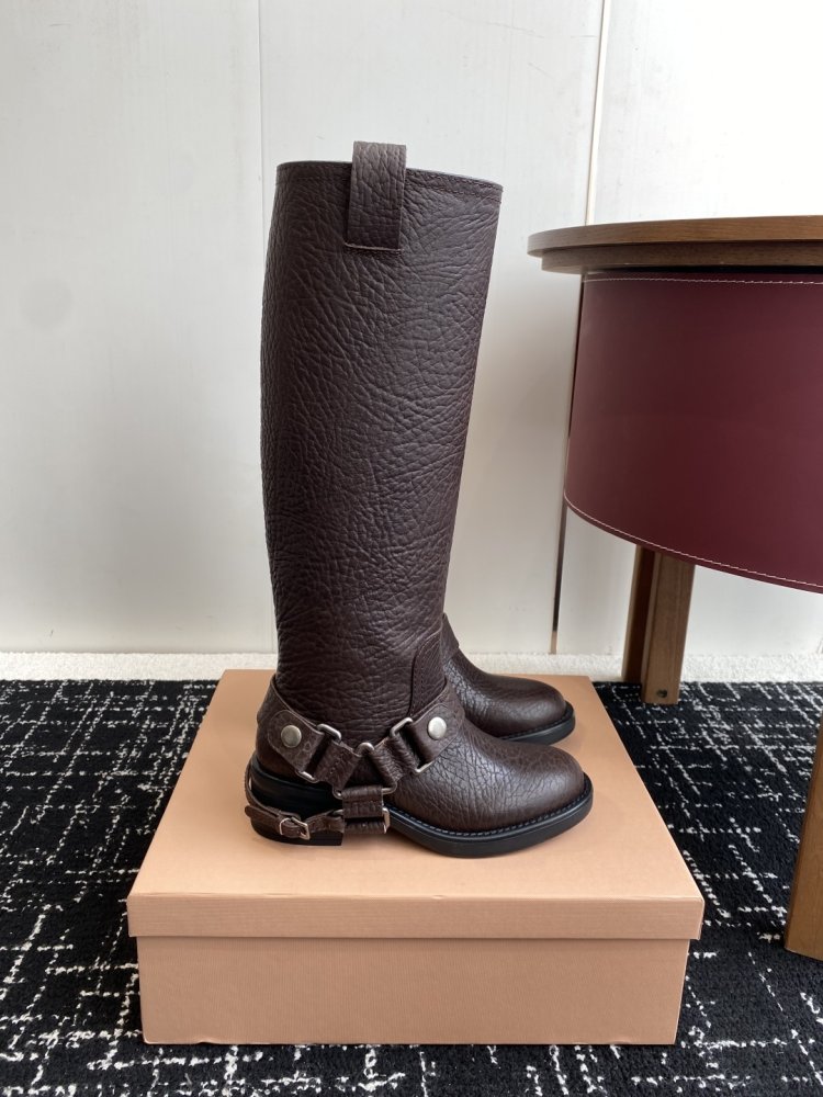 Кожаные сапоги женские