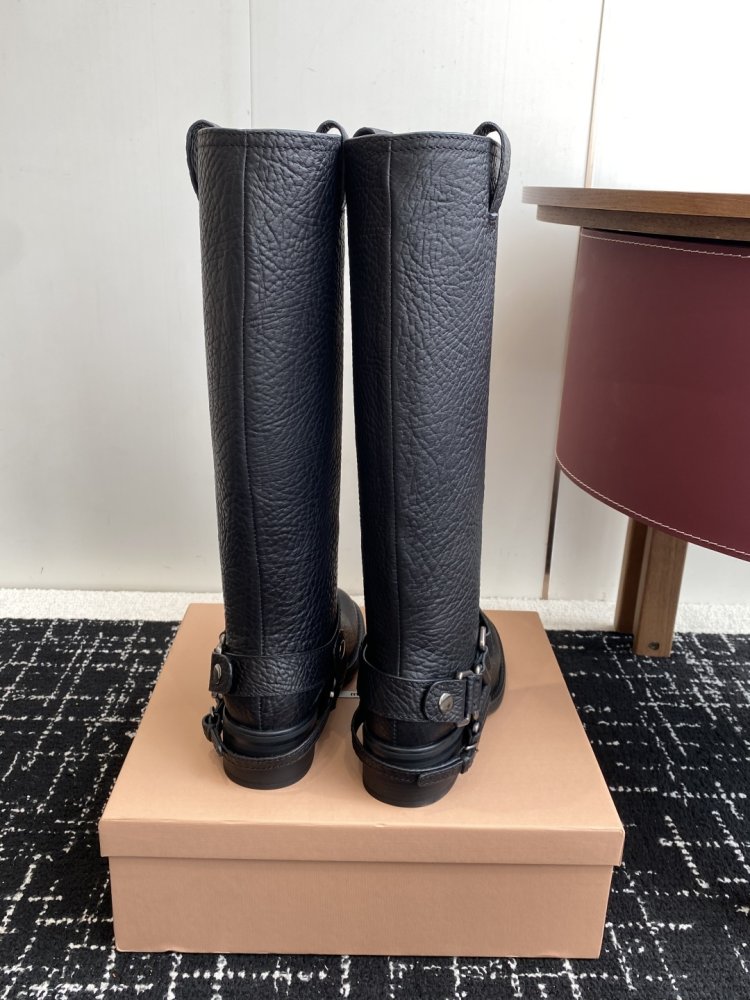 Кожаные сапоги женские фото 8