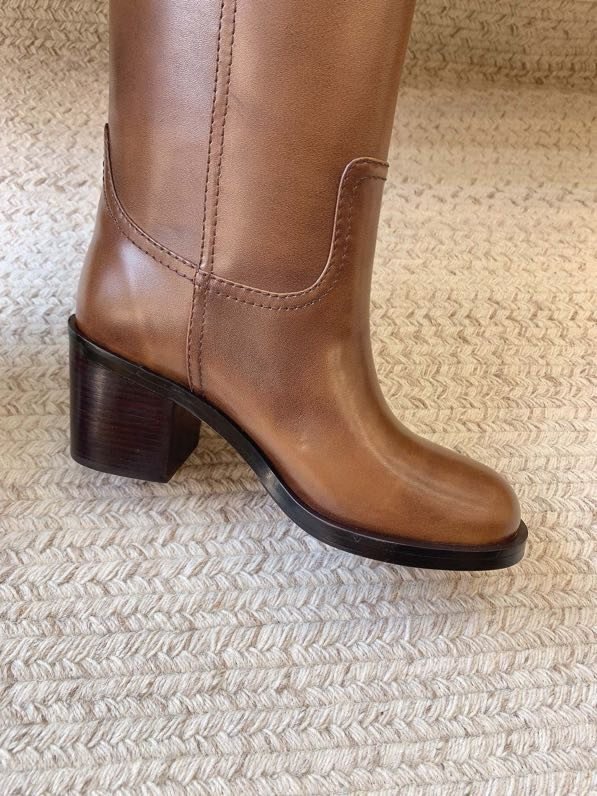 Шкіряні чоботи жіночі фото 8