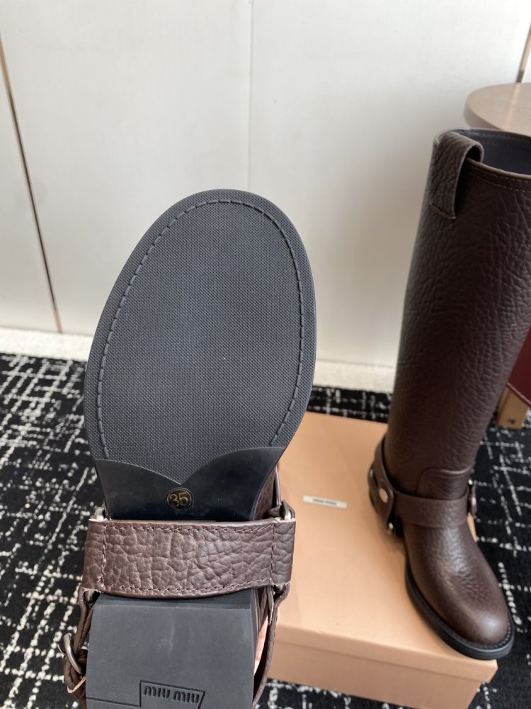 Кожаные сапоги женские фото 9