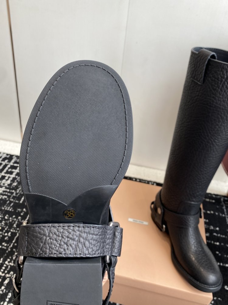 Кожаные сапоги женские фото 9