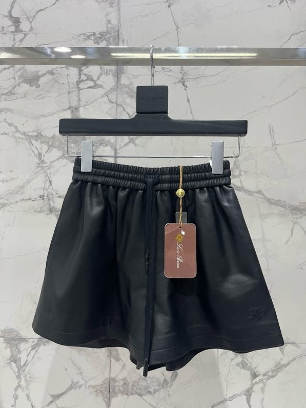 Кожаные шорты женские