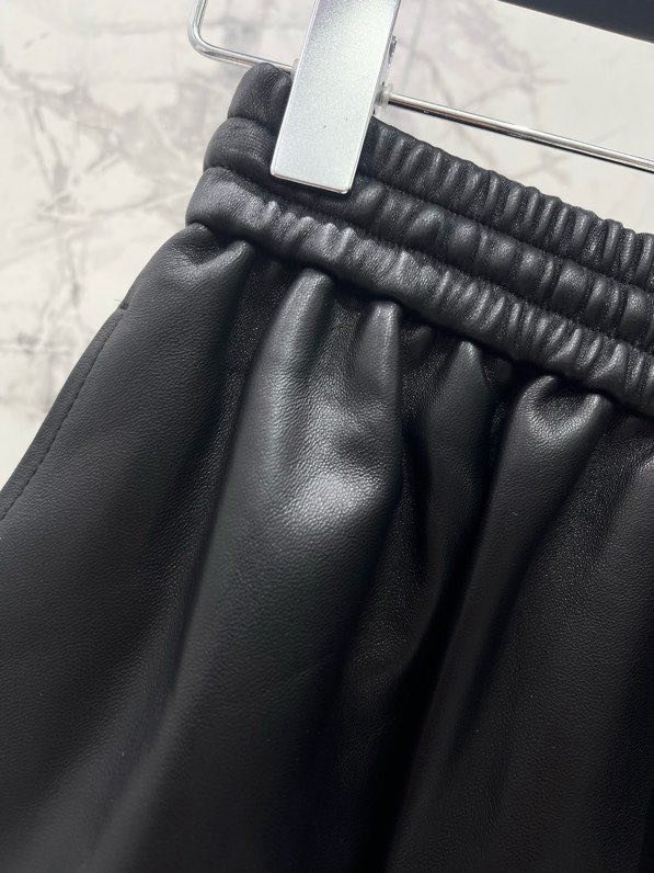 Кожаные шорты женские фото 8