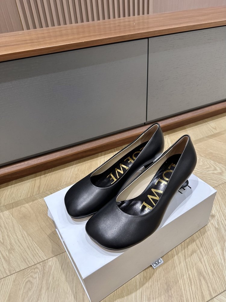 Leather shoes boats from square the toe on heel